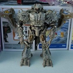 TRANSFORMERS Megatron 2009 ROTF Revenge of the Fallen Gathering at the Nemesis