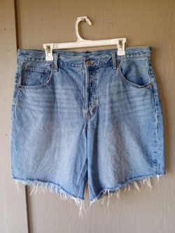 WOMEN'S SIZE 14 MID RISE BAGGY JEAN SHORTS