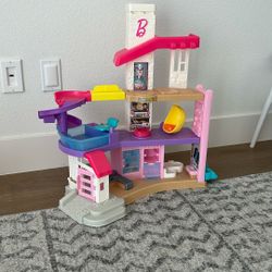 Barbie Doll House 