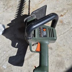 Black & Decker 22" Electric (Corded) Hedge Trimmer, Works Great.