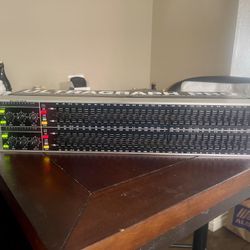 Behringer Ultragraph Pro FBQ3102HD 31-band Stereo Graphic Equalizer