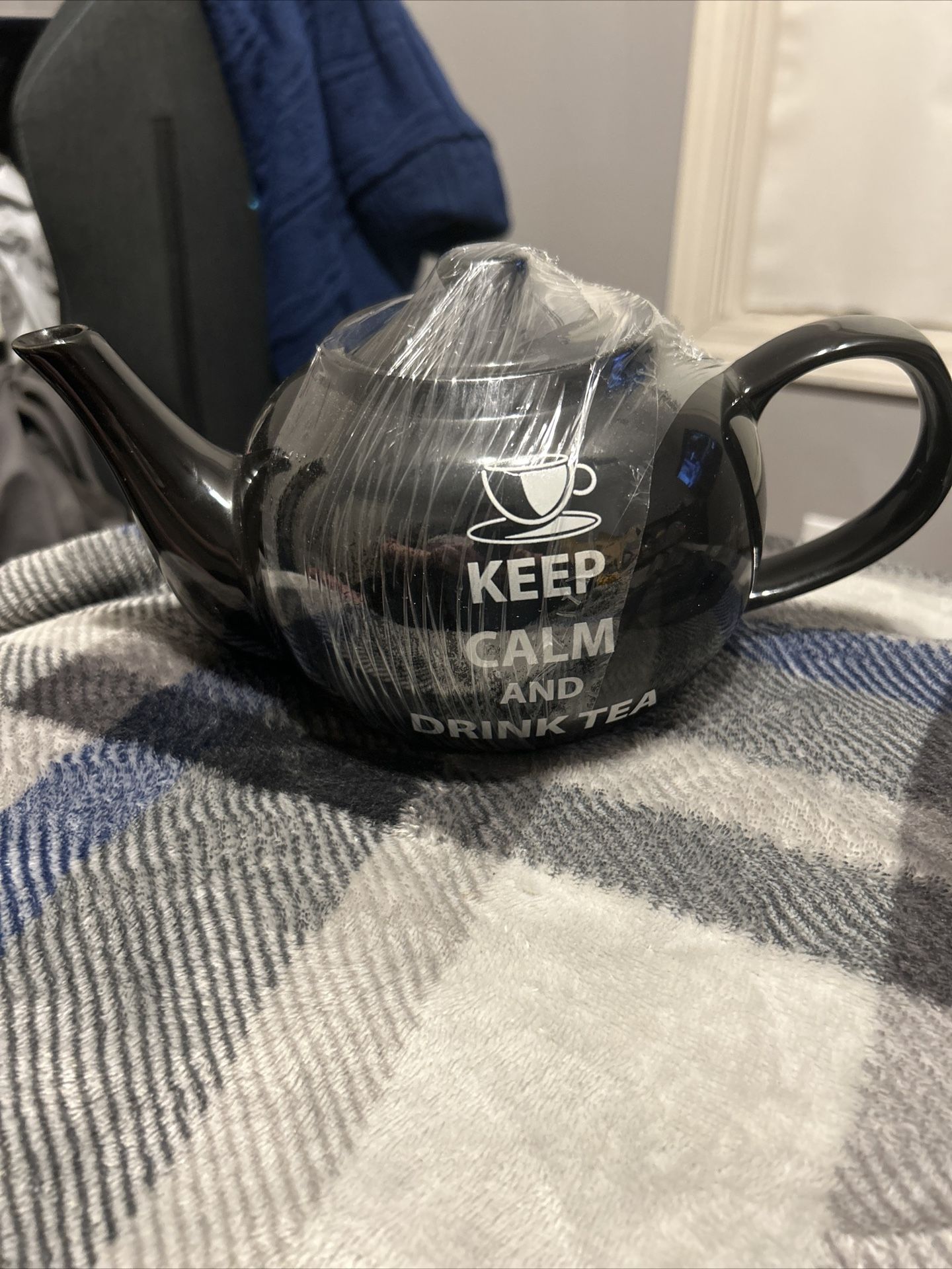 "Keep Calm and Drink Tea " Tea Pot, Black and White Like New Glass Tea KettleĀ