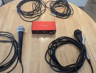Focusrite Scarlett 2i2 + Microphones + Cables