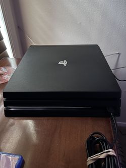 PS4 PRO WITH 4 Controllers 