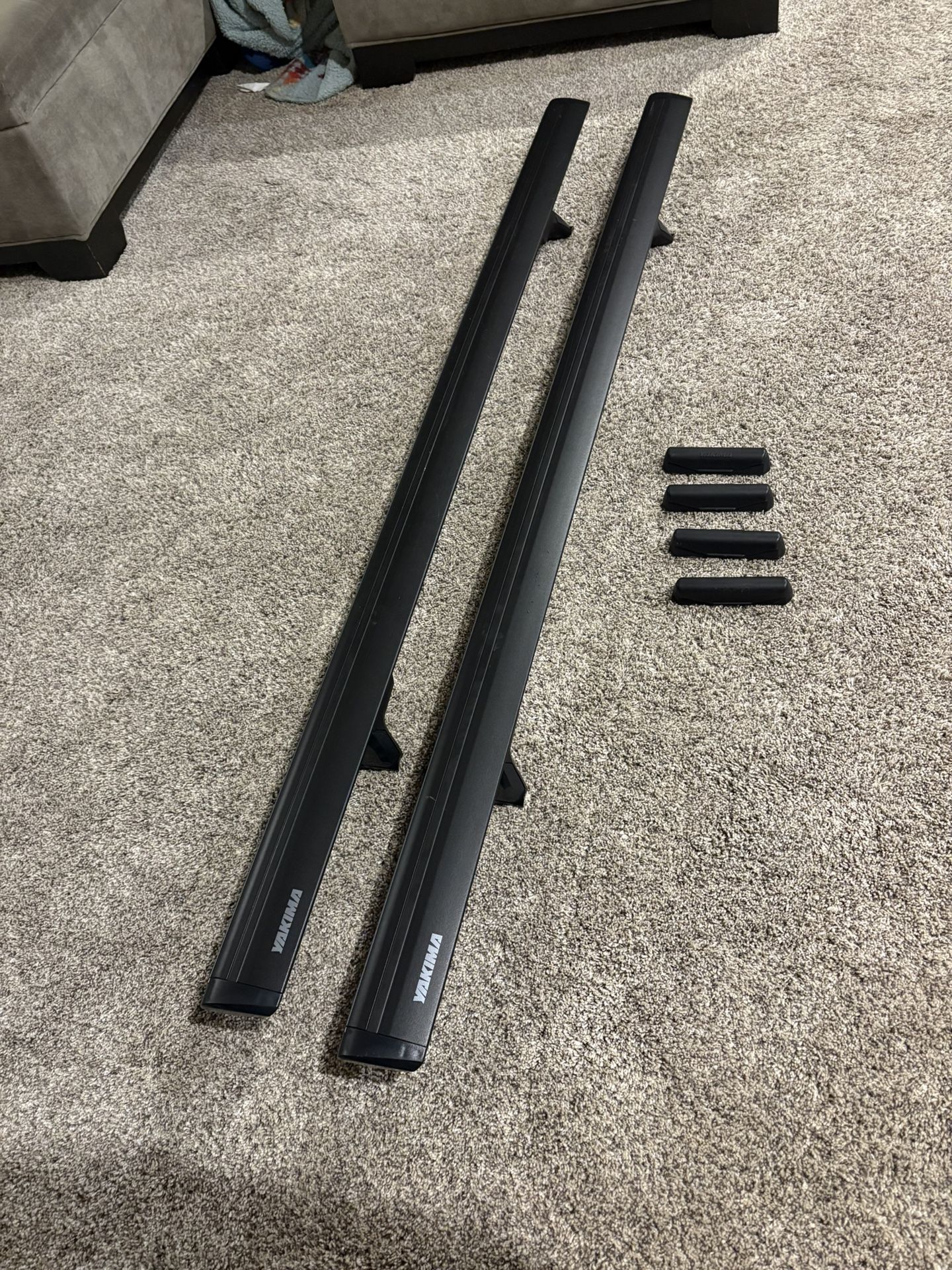 Yakima JetStream Crossbars & SkyLine Towers