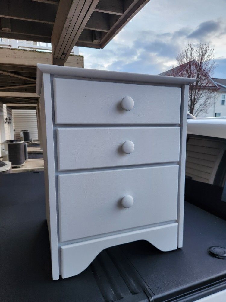 Refurbished 3-Drawer End Table