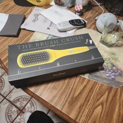 Drybar brush crush heated straightening brush

