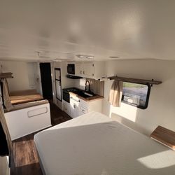 Mallard 24’ BH Remodeled