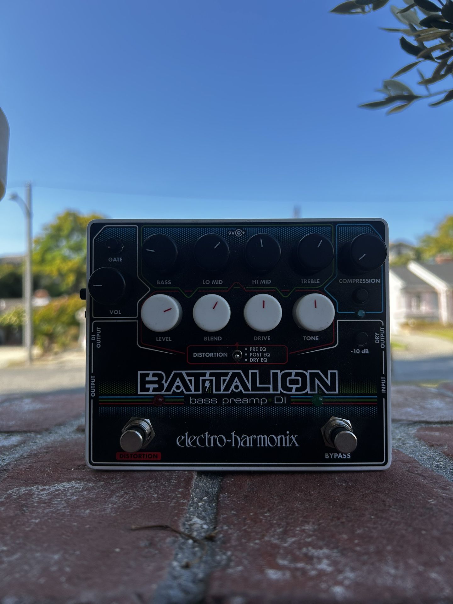 Electro-Harmonix Battalion Bass Pre-Amp/DI/Distortion