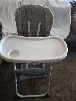 Graco Slim Snacker Collapsible High Chair