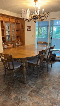 Dining Table and 6 chairs