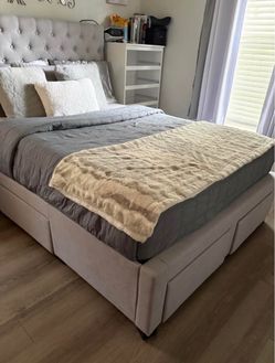 Full size bed and head board full set