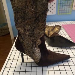 Size 6 Woman’s Boots 