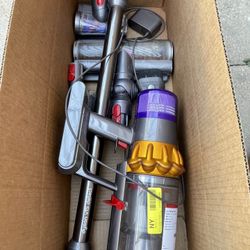DYSON V15 GOLD VACUUM CORDLESS CLEANER video