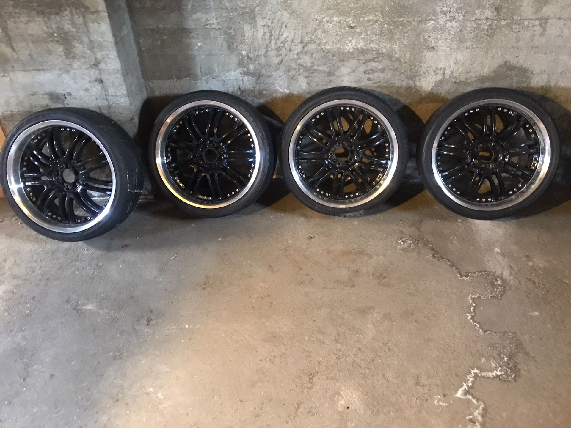 5 lugs 20 inch rims with 4 tires included.