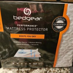 Bedgear Queen Mattress Topper. New