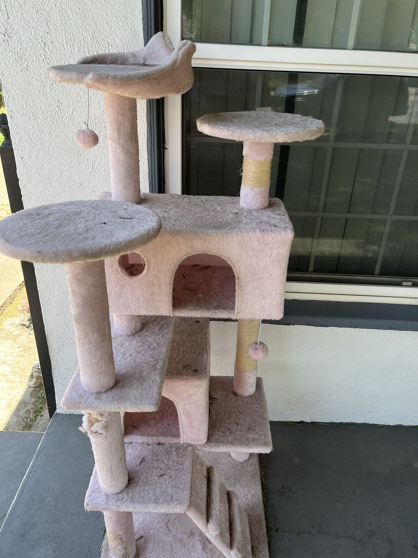 Cat tree