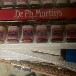 Airbrush and paint retro model