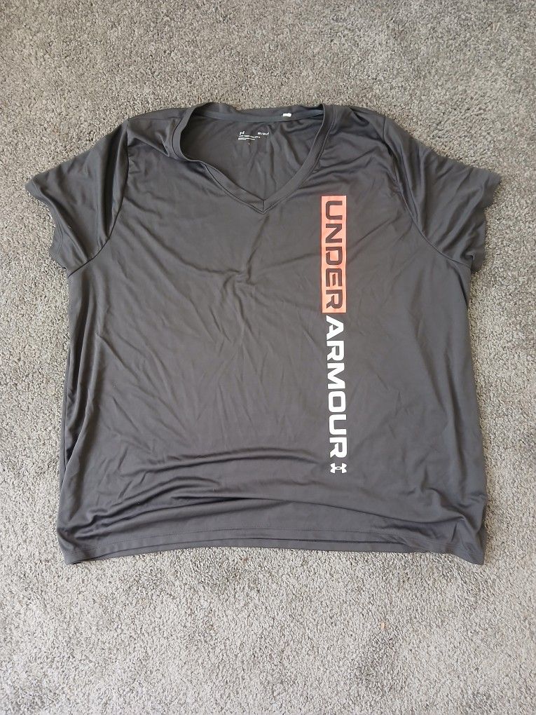 Men's Under Armour Shirt - Size 3XL