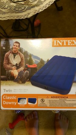 INTEX TWIN AIR MATTRESS