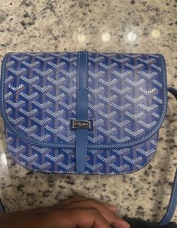 Blue crossbody bag  (meet up only) Worcester Massachusetts