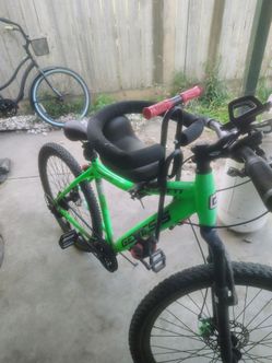 Kids bike seat attachment