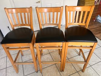 3 barstools