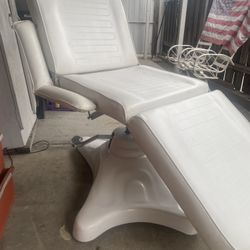 Salon Chair