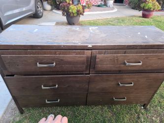 Dresser