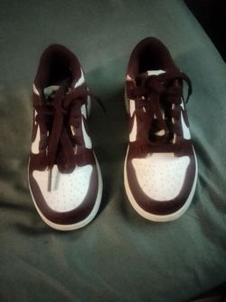 Boys Low-Top Sneakers Maroon and White size 11c