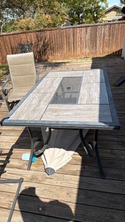 Patio table w/ 6 chairs