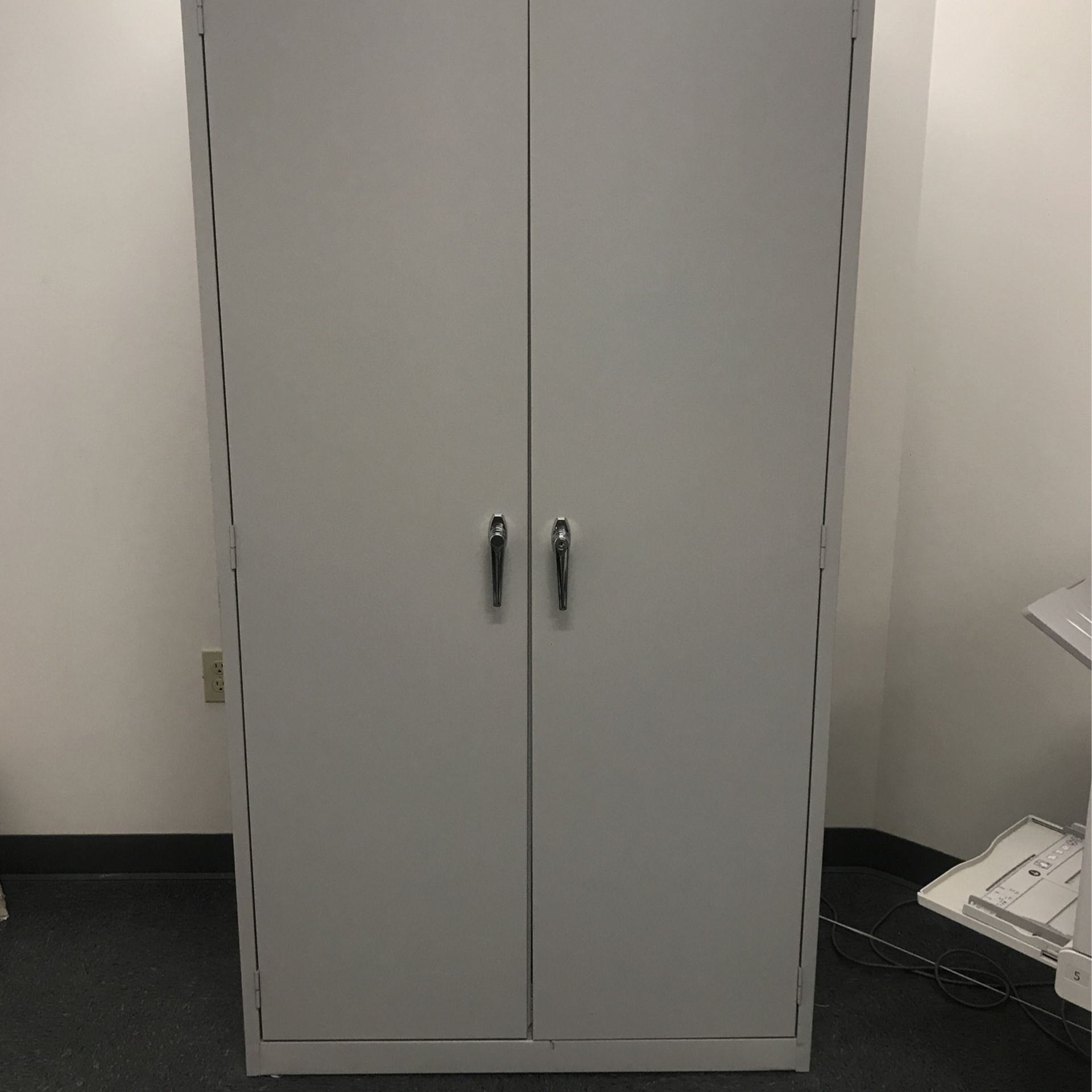 HON Brigade Storage Cabinet w. Lock & Key 🔐 , 5 Adjustable Shelves (Retail: $850)($380 OBO)