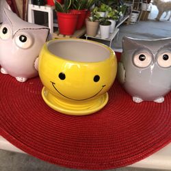 Beautiful 6" Ceramic Pot Buy 3 For $10