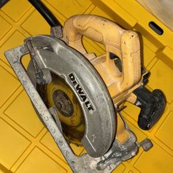 Dewalt Saw