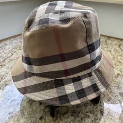 Burberry Check Print Bucket Hat Retail $480