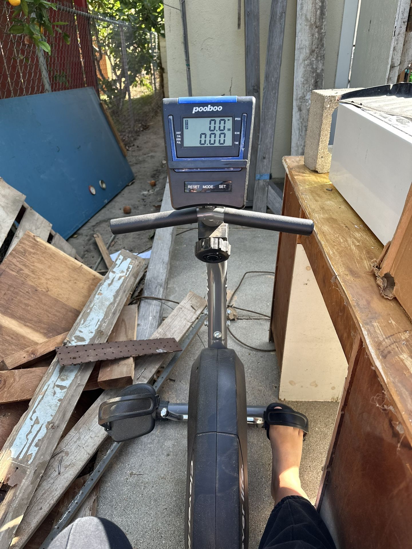 Stationary Bike (PooBoo W258)