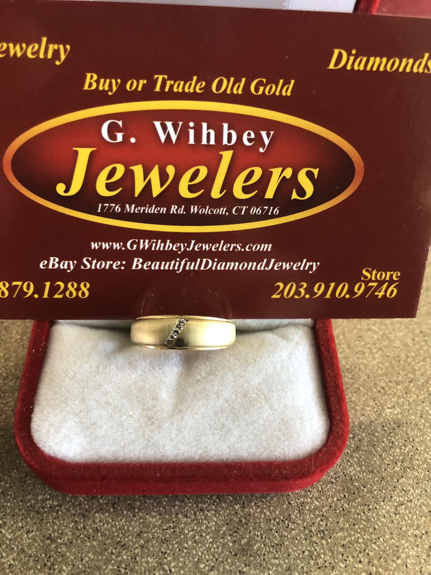 14 kt gold & diamond wedding band