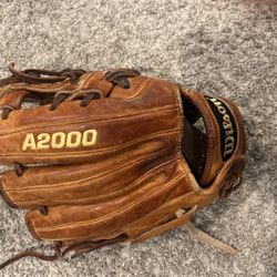 Baseball Glove A2000