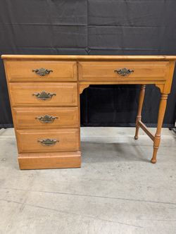 Traditional Wood Desk with Four Drawers and Turned Legs