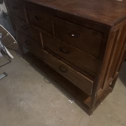 $1000 Rustic King Bedframe, Dresser,  2 End Tables $180