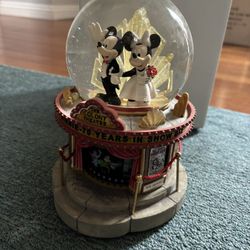 Disney Snowglobe Mickey Minnie 70th Anniversary. Plays Anniversary Waltz Spins
