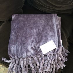 Lamb wool throw blanket size 60x50 for Sale in El Cajon, CA - OfferUp
