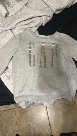 gap sweater