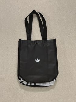 Lululemon Black Small Reusable Tote Carryall Gym Bag for Sale in  Edwardsville, IL - OfferUp