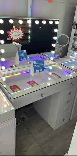 White Vanity Set With Bluetooth 