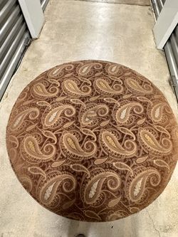 CRATE AND BARREL ROUND OTTOMAN
