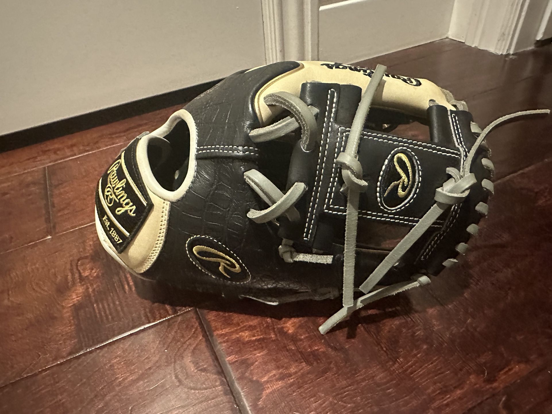 Rawlings Hart Of The Hide Infield Glove