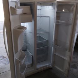 Frigidaire Double Door Refrigerator