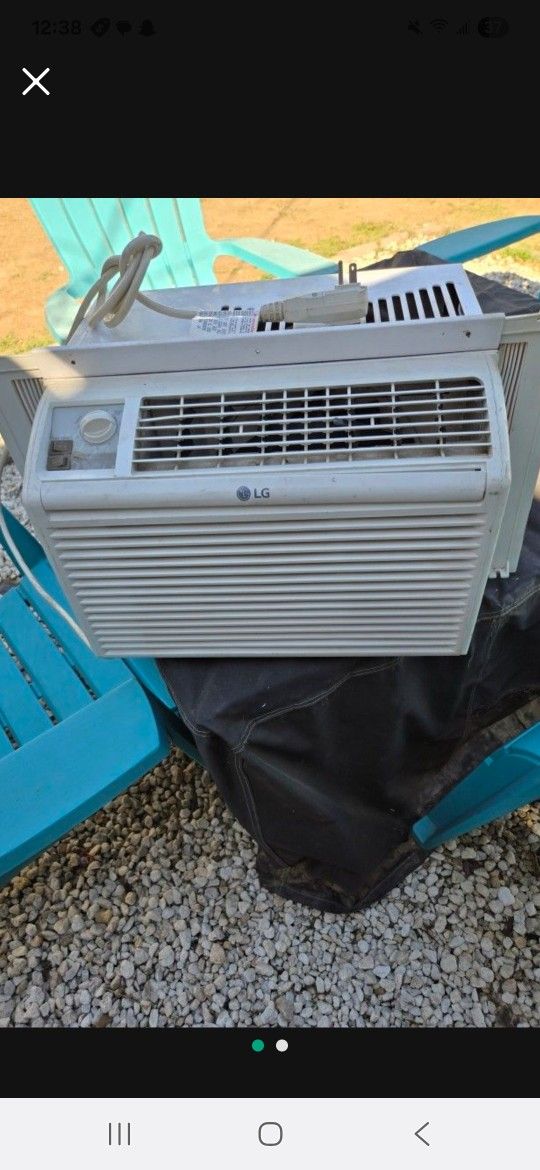 Air conditioner LG 5,000 Btu
Window good working condition 