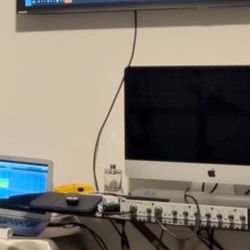 iMac 2019 & Macbook Air 2017 $700 